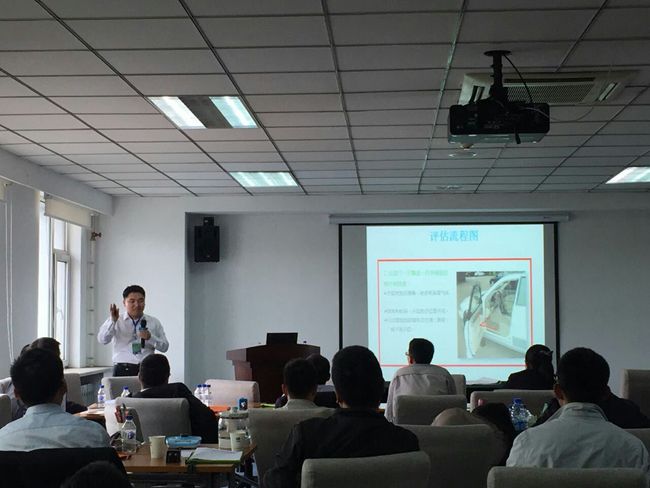 图3 工作室成员赵雪铭做讲座_副本.jpg