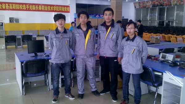 图8 学生获奖照片.jpg